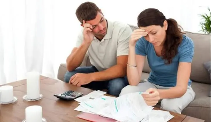 Crisis de deuda: para el 86,6% de los argentinos se necesitan dos o más empleos para llegar a fin de mes
