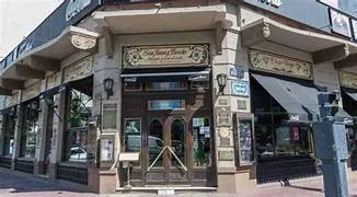 El Homero Manzi, icónico bar de Buenos Aires, enfrenta un juicio laboral de 220 millones de pesos