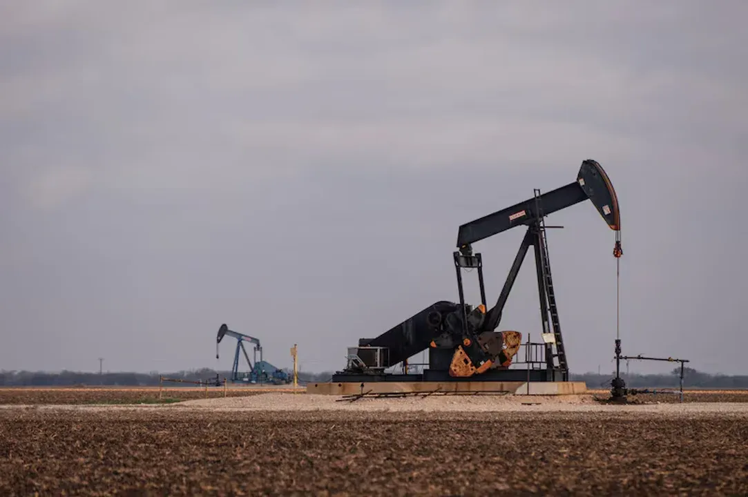 El petróleo cae hasta 7% tras anuncio de nuevas negociaciones entre Estados Unidos e Irán