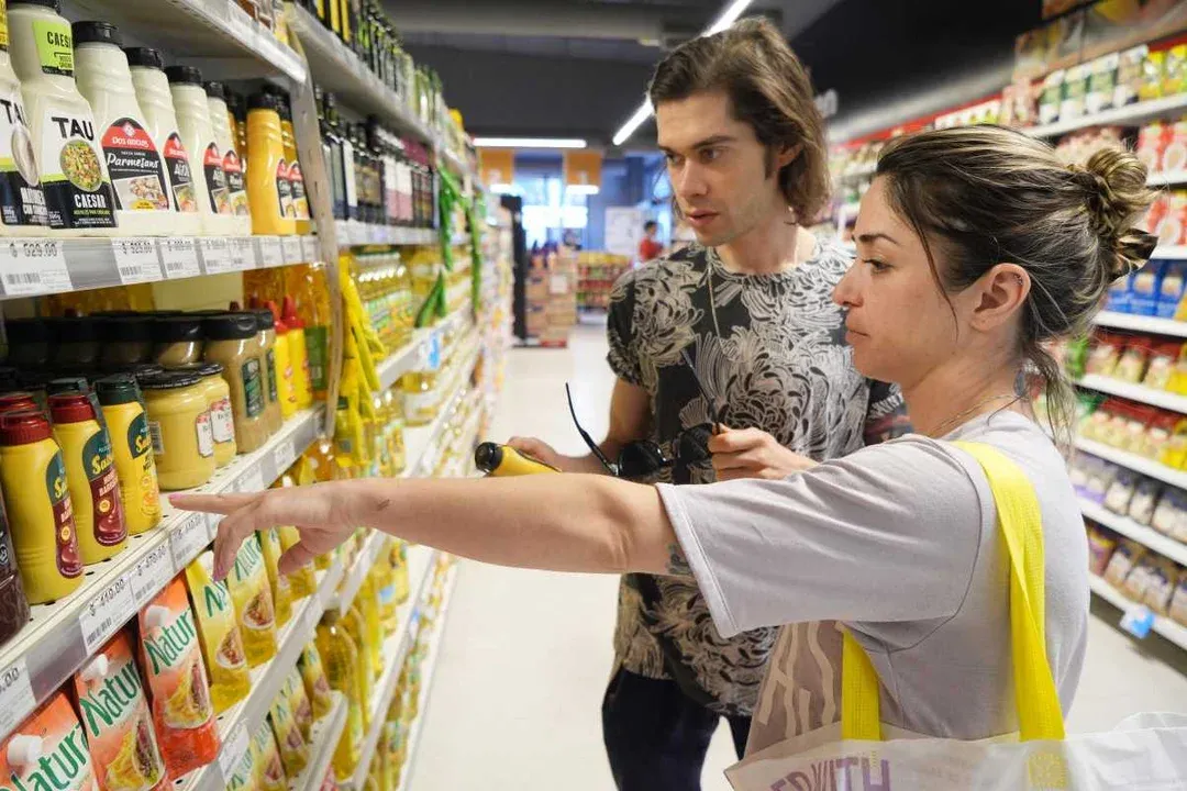 El consumo acentuó su caída en mayo y los supermercados son los más afectados