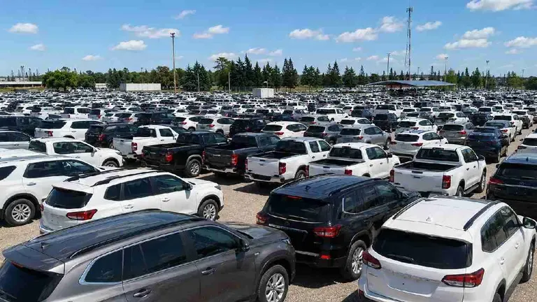 Hay más de 130 mil autos sin vender en Argentina