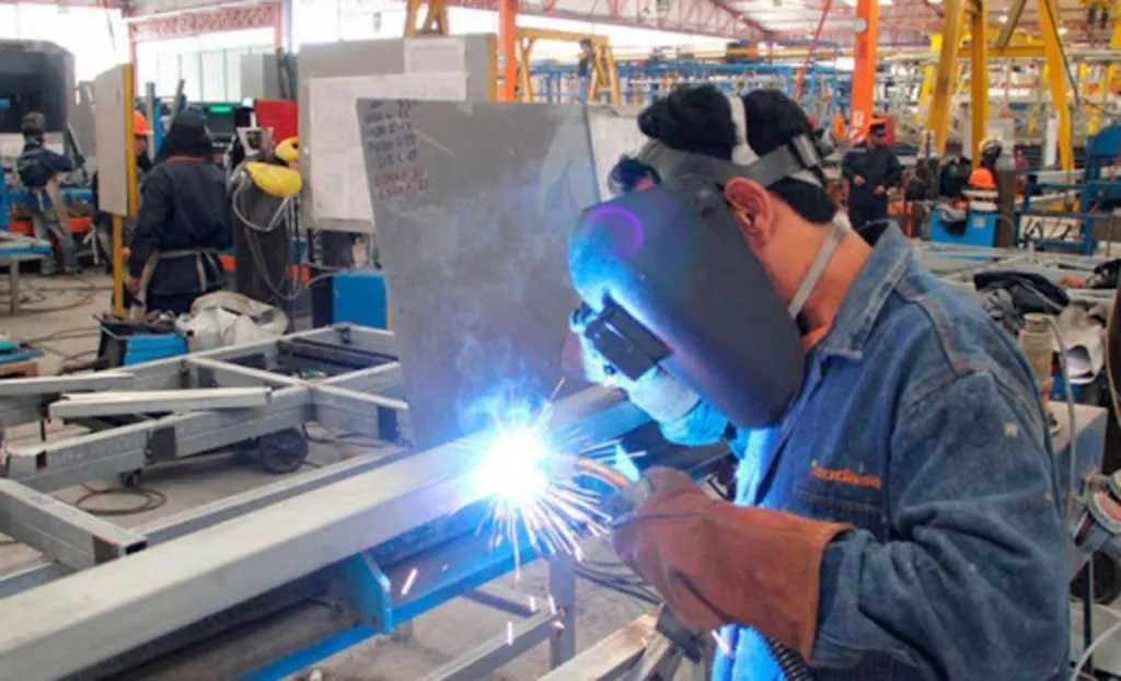 La actividad económica cayó 1,7% interanual en agosto