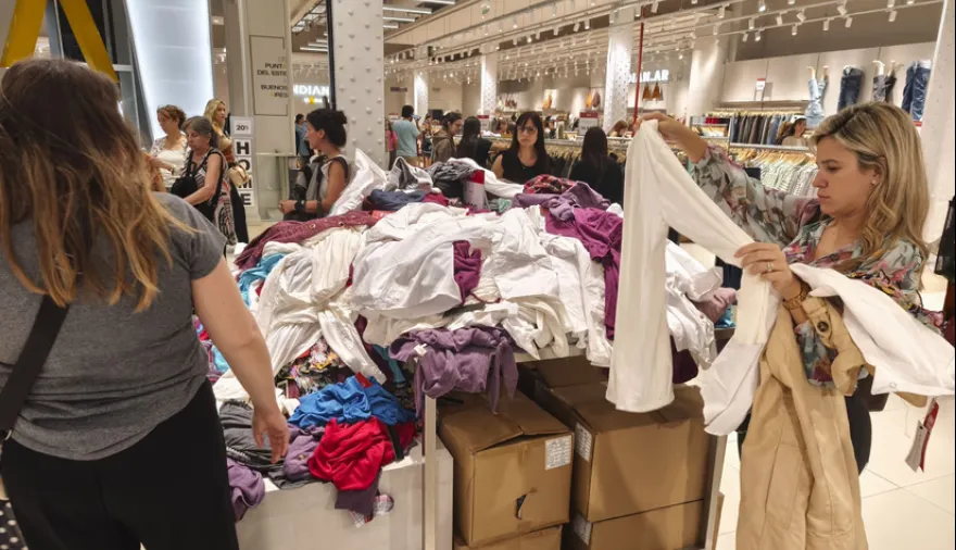 Las ventas minoristas cayeron 1,2% mensual en septiembre