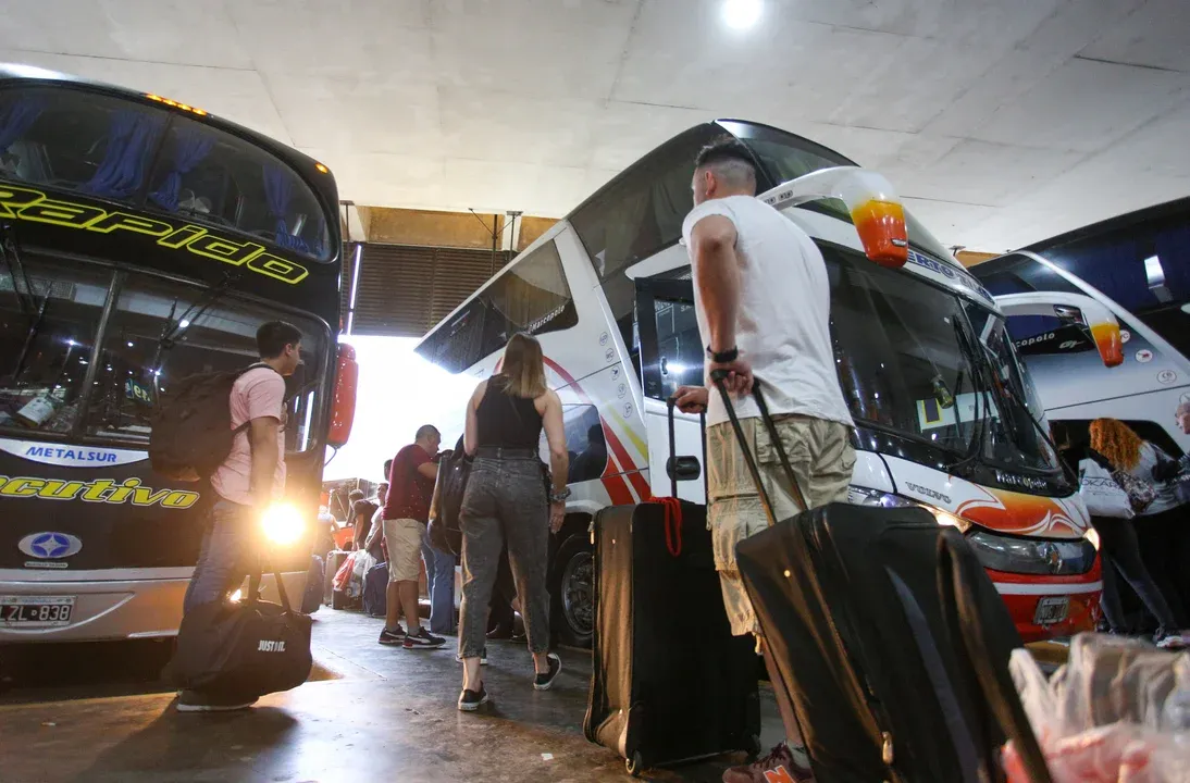 Pasajes gratuitos para personas con discapacidad: transportistas reclaman deuda de $27.000 millones