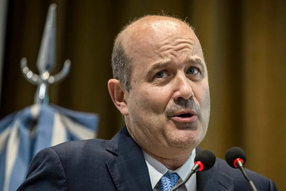 Sturzenegger justificó el cierre de más de 600 servicios del INTI