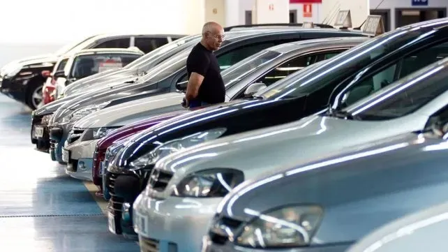 La financiación de autos cayó más del 30% en usados