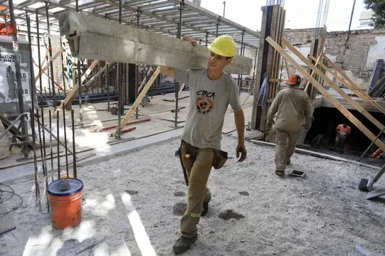 El costo de construcción subió un 2,7% en en mayo, informó el INDEC