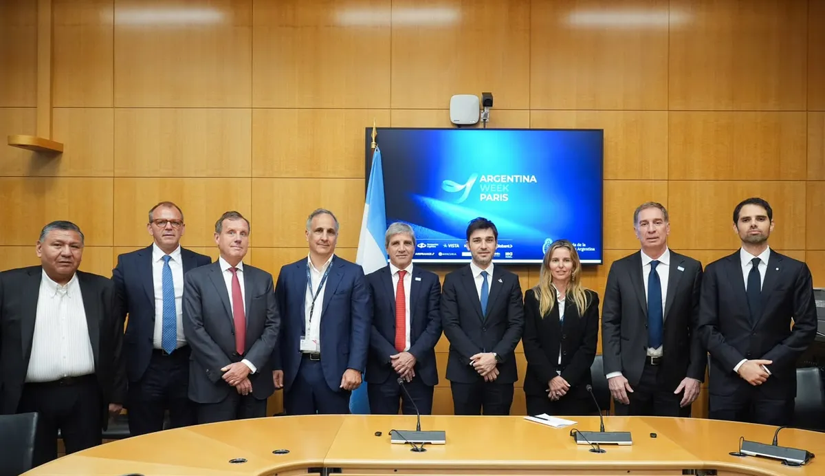 Torres encabezó en la sede de la OCDE el anuncio de una inversión de USD 1.200 millones de PAE para Cerro Dragón
