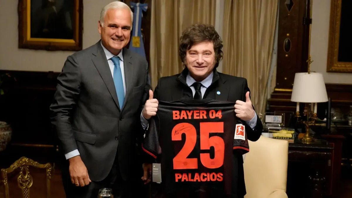 Milei recibió a directivos de Bayer en la Casa Rosada